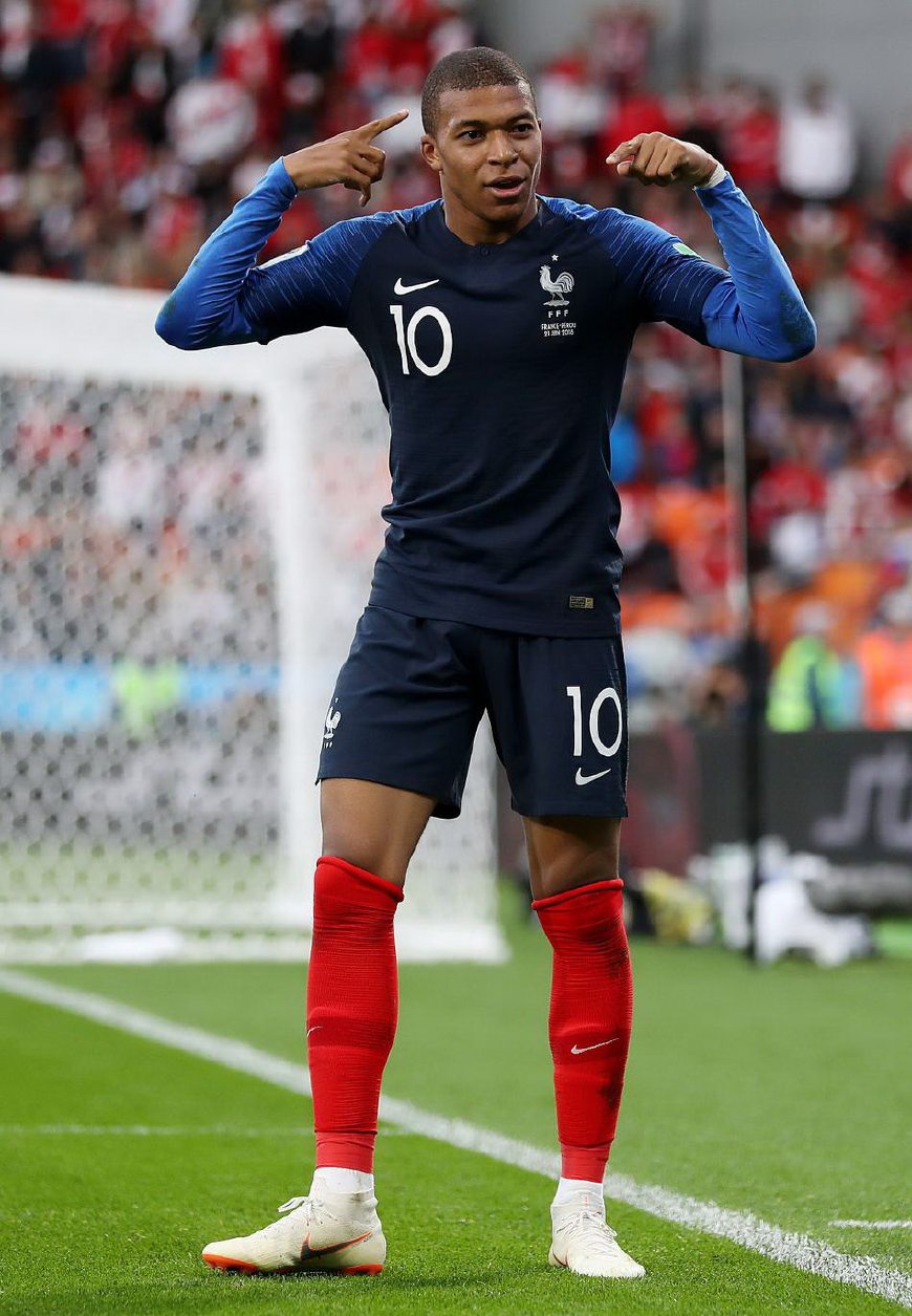 瑞天空：热刺、利物浦与扬-迪奥曼德的团队展开深度接触（瑞天空：热刺与利物浦已与扬-迪奥曼德方面进行深入沟通）