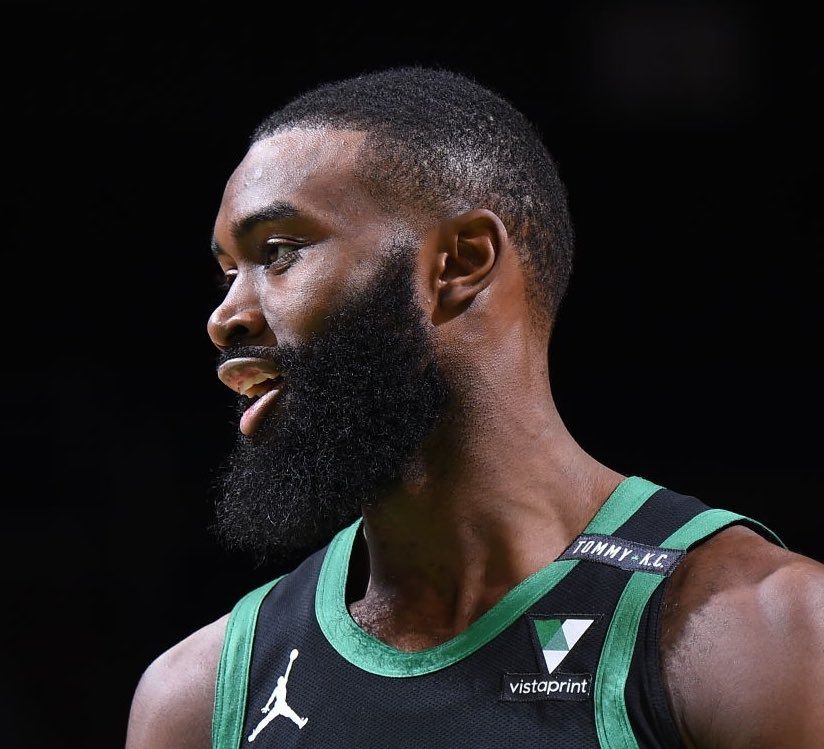 历史上中锋20分+10助攻场次：约基奇165次断档领跑（NBA史上中锋20+分10助攻次数榜：约基奇以165场遥遥领先）