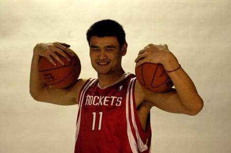 布威：小内姆哈德能利用体型优势突破对手 我和他的搭档很有趣（布威：小内姆哈德借身材优势强突对手，我与他的配合颇有趣味）