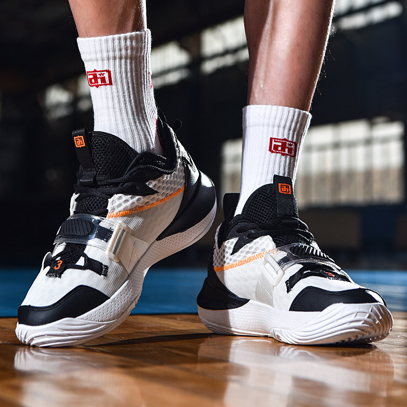 “你不是梅西C罗”！范戴克公开力挺后，萨拉赫仍被狠批（范戴克力挺也挡不住质疑：萨拉赫仍遭痛批，“你又不是梅西C罗”）