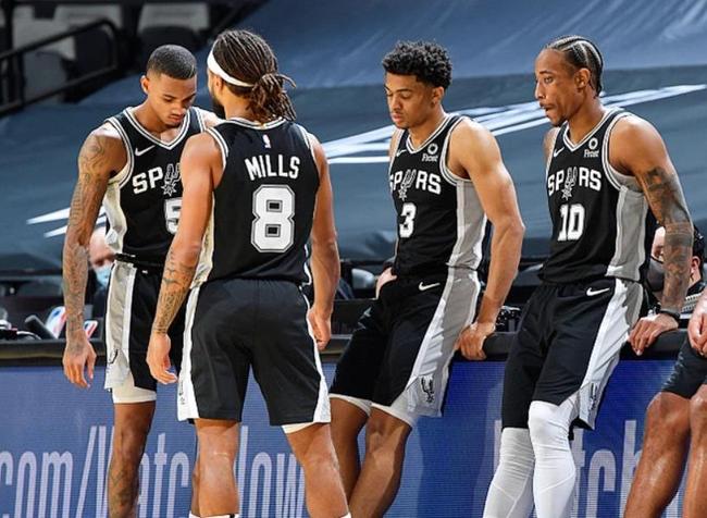 斯洛特：我不担心帅位且得到高层很多支持；失误是团队的问题（斯洛特：不担心帅位获高层力挺；失误是全队责任）