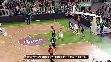 活塞内线得分76分！鲍威尔：对手在禁区予取予求，我们太被动（活塞禁区轰下76分！鲍威尔：对手肆虐内线，我们过于被动）