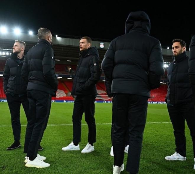 着眼未来，每体：巴萨正在关注阿根廷U17小将托马斯-马尔蒂斯（瞄准未来，每体称巴萨正关注阿根廷U17新星托马斯-马尔蒂斯）