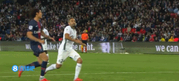 胡明轩：下半场沟通不到位 防守端不够针对 赛季漫长还需不断磨合（胡明轩：下半场沟通欠佳、防守缺乏针对性，漫长赛季仍需持续磨合）