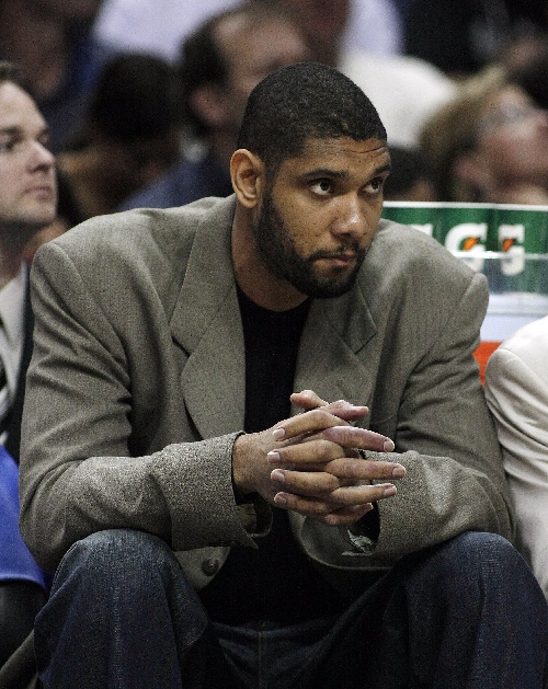 詹姆斯关键三分绝杀比赛（詹姆斯压哨三分定胜负）