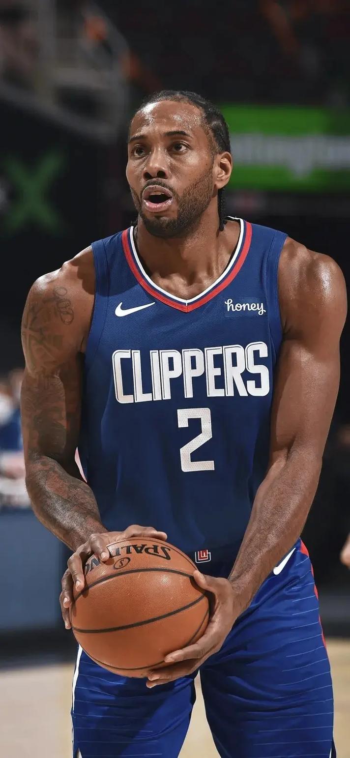 多特边锋个人秀燃炸全场（多特边锋神勇表演点燃全场）